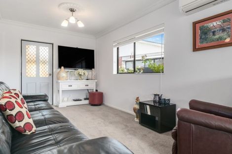 Photo of property in 1/24 Fourth Avenue, Tauranga, 3110