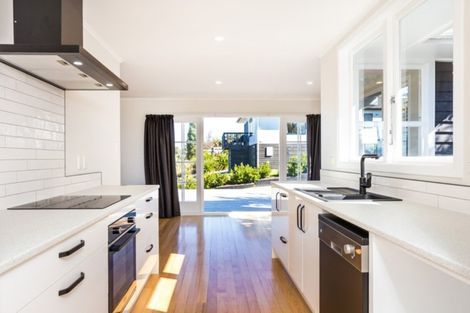 Photo of property in 1 Noble Street, Waiuku, 2123