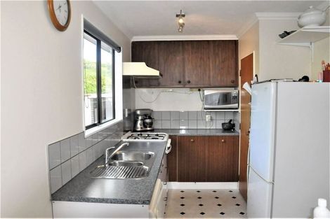 Photo of property in 33 Nassau Avenue, Grenada North, Wellington, 5028