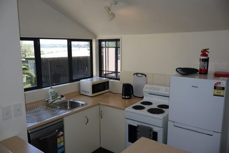 Photo of property in 15a Beresford Street, Bayswater, Auckland, 0622