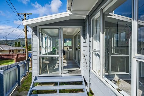 Photo of property in 2/22 Shackleton Grove, Stokes Valley, Lower Hutt, 5019