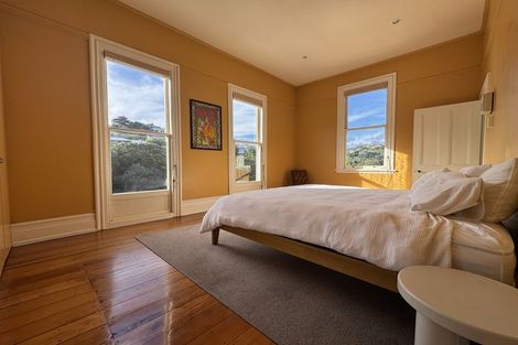 Photo of property in 183 Glenmore Street, Kelburn, Wellington, 6012