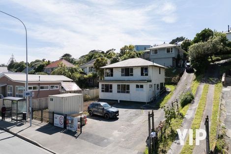 Photo of property in 114a Newlands Road, Newlands, Wellington, 6037