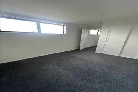 Photo of property in 7/5 Peachgrove Road, Te Atatu Peninsula, Auckland, 0610