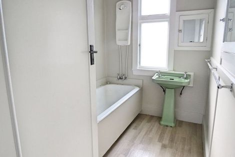 Photo of property in 49 Wainoni Road, Wainoni, Christchurch, 8061