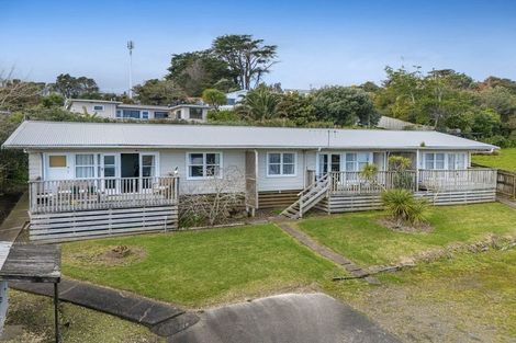 Photo of property in 2 Kaipara Crescent, Helensville, 0800