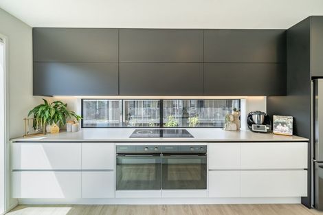 Photo of property in 15 Weatherdeck Close, Whitby, Porirua, 5024