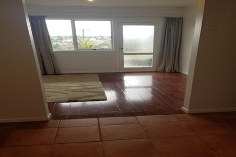 Photo of property in 1/4 Acacia Road, Torbay, Auckland, 0632