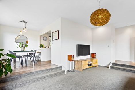 Photo of property in 30 Pokapu Street, Titirangi, Auckland, 0600