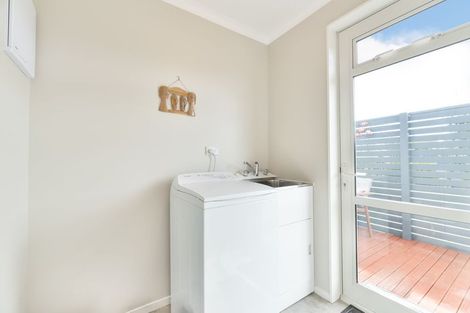 Photo of property in 9 Weka Street, Mangawhai, 0505