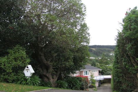 Photo of property in 6 Larsen Crescent, Tawa, Wellington, 5028