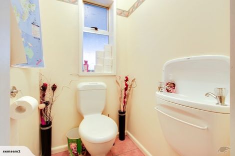 Photo of property in 28 Bowling Road, Greenmeadows, Napier, 4112