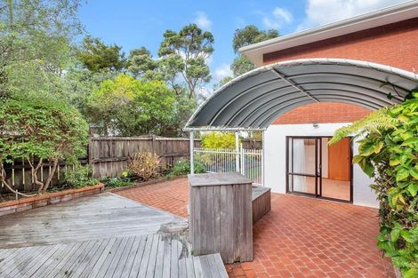 Photo of property in 2/30 Manly Esplanade, Browns Bay, Auckland, 0630