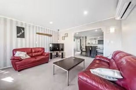 Photo of property in 8 Marine Parade, Paraparaumu Beach, Paraparaumu, 5032