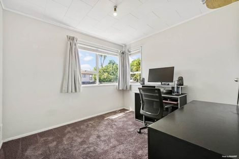 Photo of property in 15 Waari Avenue, Sunnyvale, Auckland, 0612