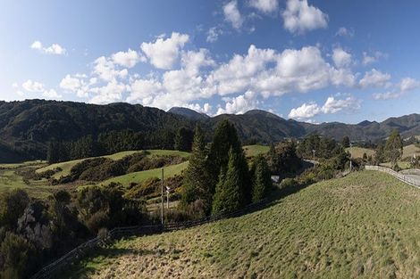 Photo of property in 4 Raikes Road, Kaitoke, Upper Hutt, 5018