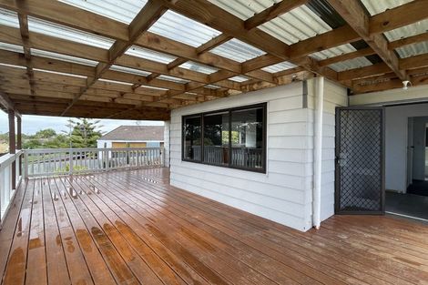 Photo of property in 22 Granville Drive, Massey, Auckland, 0614
