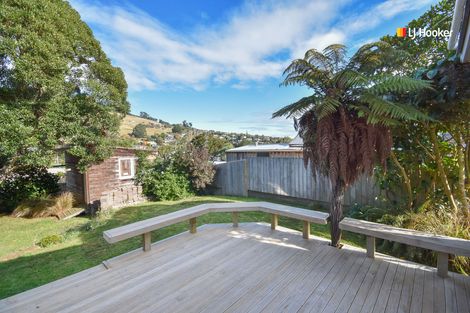 Photo of property in 6 Dickson Street, Macandrew Bay, Dunedin, 9014