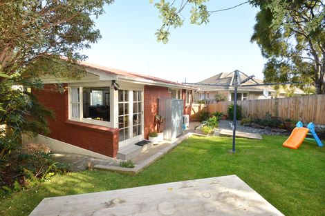 Photo of property in 15 Pioneer Crescent, Helensburgh, Dunedin, 9010