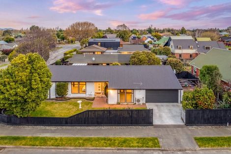 Photo of property in 27 Withells Road, Avonhead, Christchurch, 8042