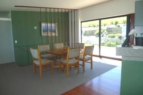Photo of property in 16 Dungarvan Road, Newlands, Wellington, 6037