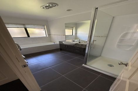 Photo of property in 10 Amapur Place, Flat Bush, Auckland, 2019