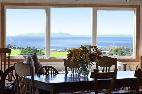 Photo of property in 18 Old School Road, Leigh, 0985