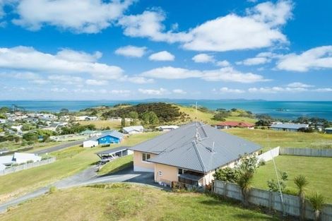 Photo of property in 10 Freyja Crescent, Coopers Beach, 0420