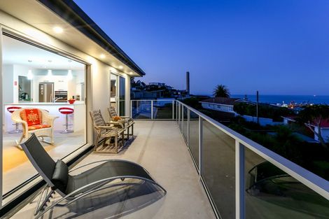 Photo of property in 10 Scott Street, Moturoa, New Plymouth, 4310