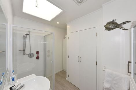 Photo of property in 2a Mallett Place, Halswell, Christchurch, 8025