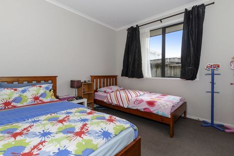 Photo of property in 77h Sturges Road, Henderson, Auckland, 0612
