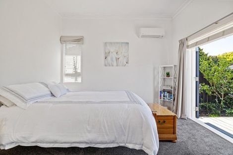 Photo of property in 43 Wood Street, Takaro, Palmerston North, 4410