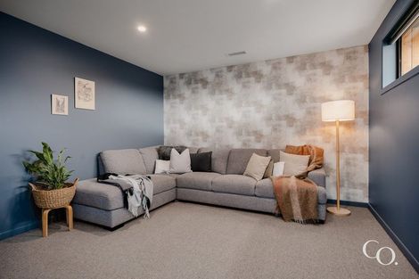 Photo of property in 42 Te Auhi Way, Welcome Bay, Tauranga, 3112