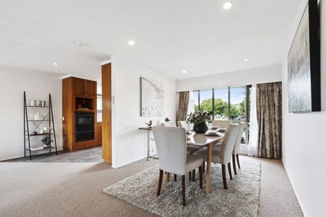 Photo of property in 11 Rippleside Place, Pahurehure, Papakura, 2113