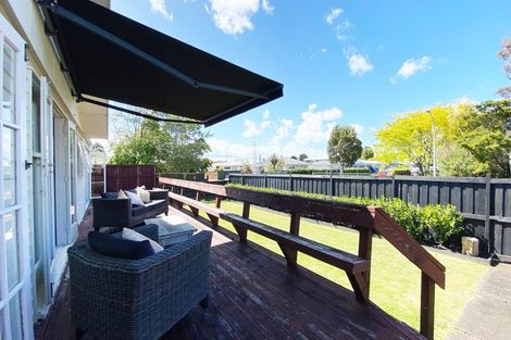 Photo of property in 93 Edgewater Drive, Pakuranga, Auckland, 2010