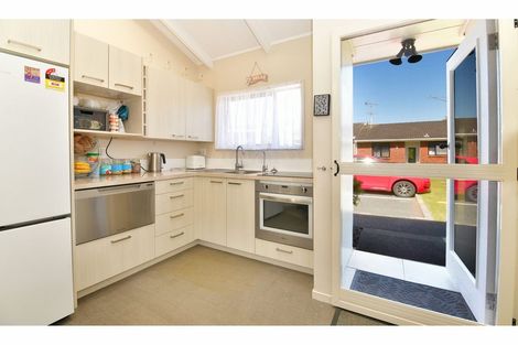 Photo of property in 10 Bellbird Place, Orewa, 0931