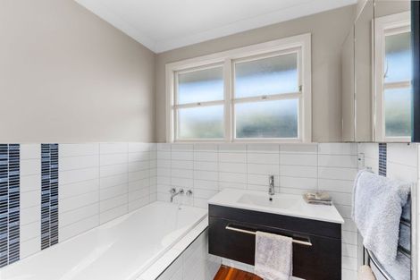 Photo of property in 33 Cullahill Street, Harewood, Christchurch, 8051