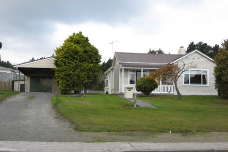 Photo of property in 120 Salcombe Street, Kaitangata, 9210