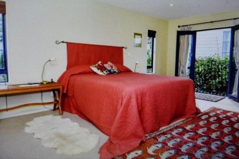 Photo of property in 1/4 Forrest Hill Road, Forrest Hill, Auckland, 0620