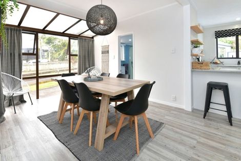 Photo of property in 1/14 Arkles Strand, Arkles Bay, Whangaparaoa, 0932