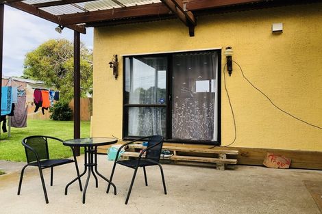 Photo of property in 32 Rangiora Street, Castlecliff, Whanganui, 4501