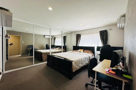 Photo of property in 2/91 Weldene Avenue, Glenfield, Auckland, 0629