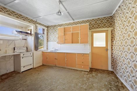 Photo of property in 80 Pioneer Road, Moturoa, New Plymouth, 4310