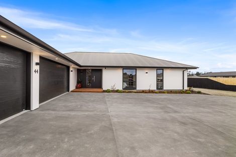 Photo of property in 44 Suffolk Drive, Kirwee, 7571
