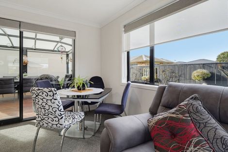 Photo of property in 37 Daniel Place, Kelvin Grove, Palmerston North, 4414