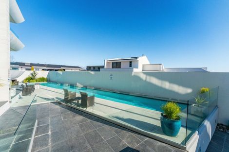 Photo of property in 225 Lake Terrace, Waipahihi, Taupo, 3330