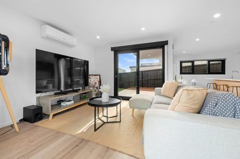 Photo of property in 148a Hutchinsons Road, Bucklands Beach, Auckland, 2014