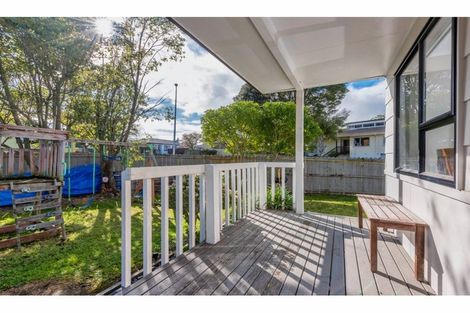 Photo of property in 1b Celmisia Place, Weymouth, Auckland, 2103