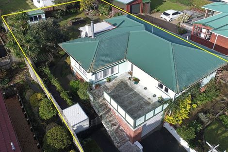 Photo of property in 137 Flanshaw Road, Te Atatu South, Auckland, 0610