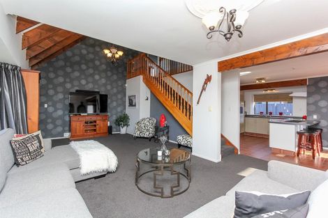 Photo of property in 13 Poplar Grove, Whalers Gate, New Plymouth, 4310